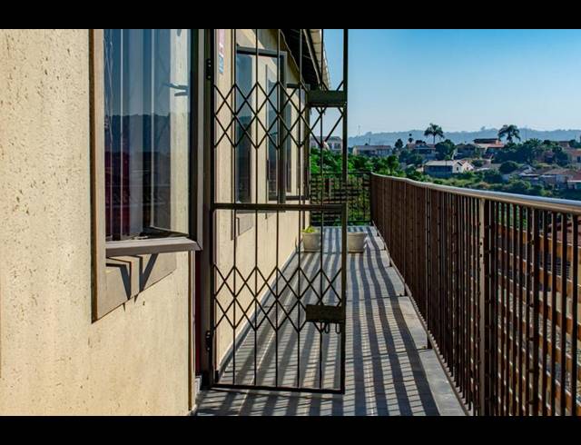 3 BEDROOM CLUSTER FOR SALE IN CANESIDE